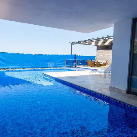 2 Bedroom Secluded With Private Pool Hot Tub Villa *