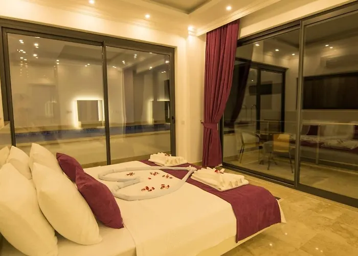 2 Bedroom Secluded With Private Pool Hot Tub Villa *