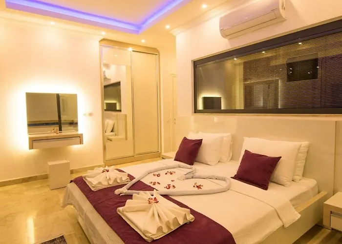 2 Bedroom Secluded With Private Pool Hot Tub Villa *