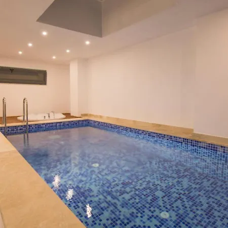 2 Bedroom Secluded With Private Pool Hot Tub Βίλα Καλκάν